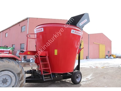 12 M³ Vertikale Futtermischmaschine - 2