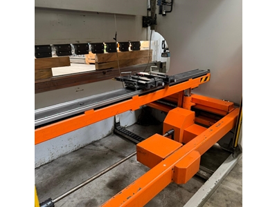 Ermaksan Brand 3 Meter 135 Ton 4 Axis CNC Hydraulic Press - 2
