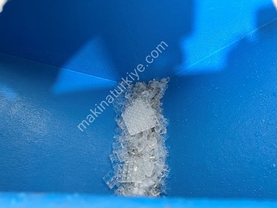 Günlük 3 Ton Kapasiteli Küp Buz Makinesi - Buz Ticareti Çok Kolay