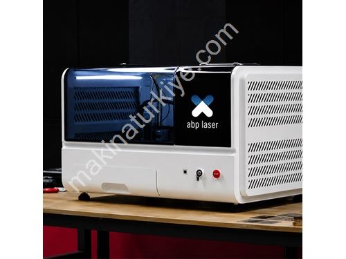 600 İle 800W Jpt Serisi Kompakt Masaüstü Fiber Lazer Kesim Ve Markalama Makinesi