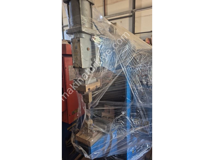 90 kVA Electronic Pneumatic Water-Cooled Spot Welding Machine
