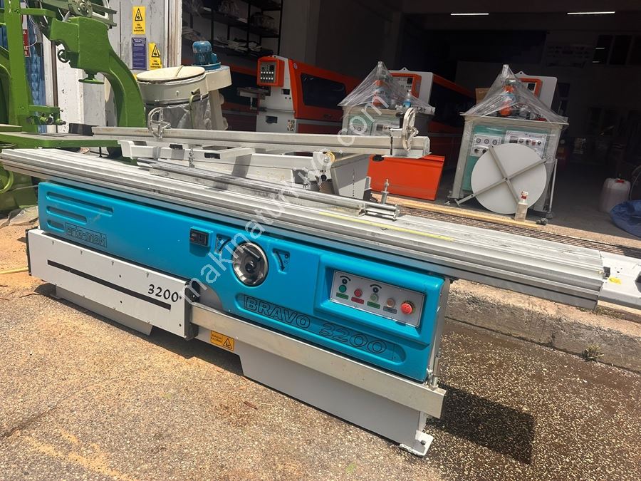 3200 Artemak Çizicili Yatar Daire Makinası