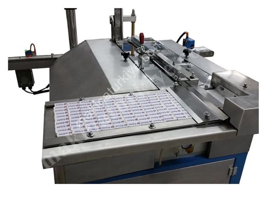 22/35 Pieces/Minute Double Wrapping Praline Chocolate Packaging Machine