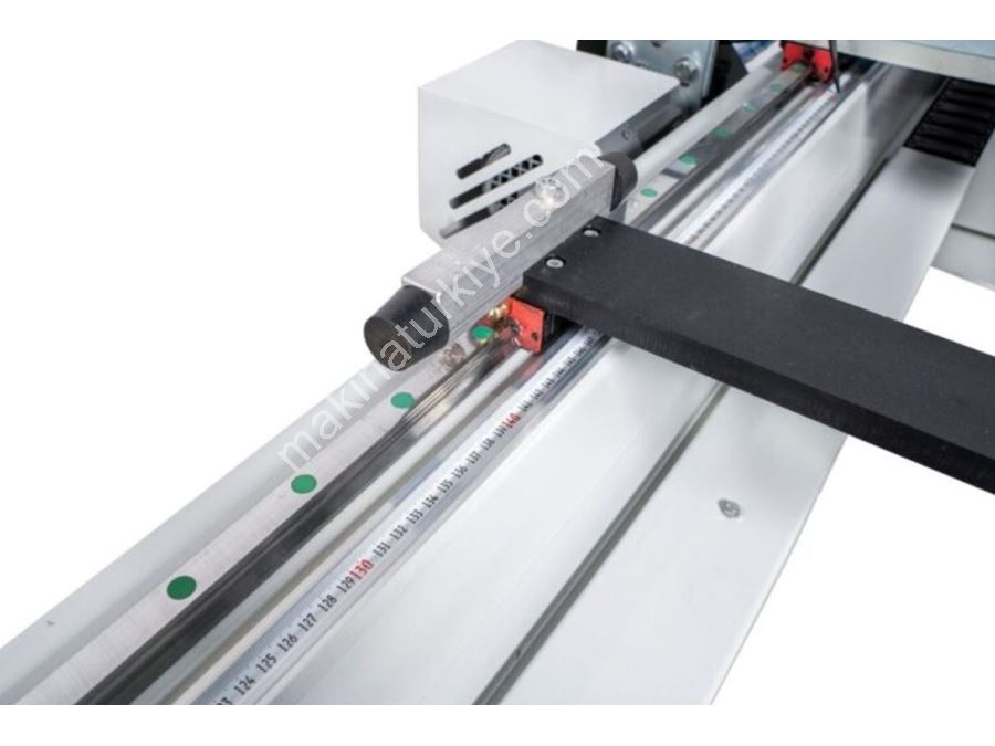 Ø550 Mm Alüminyum/Pvc Full Otomatik Servo Motorlu Çift Köşe Kesim Makinası