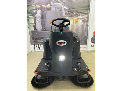 Nilfisk/Viper Ros 1300 Innen- und Außenbereich Akku 130 Liter Kehrmaschine