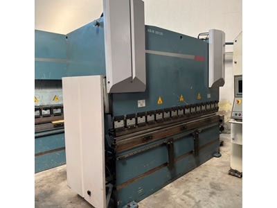 Durmazlar Marka 3 Metre 135 Ton 4 Eksen Cnc Abkant Pres