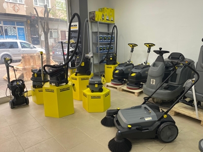 Karcher Puzzi 8/1 Professional Sofa & Carpet Cleaning Machine - 13