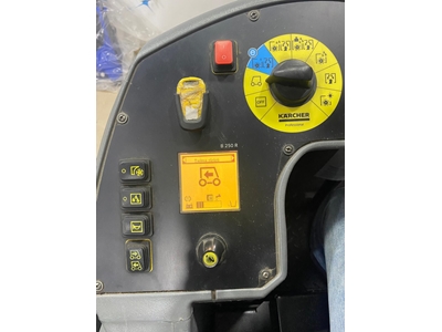 Karcher B 250 Binicili Güç, Endüstriyel Temizlikte Üst Seviye !! - 8