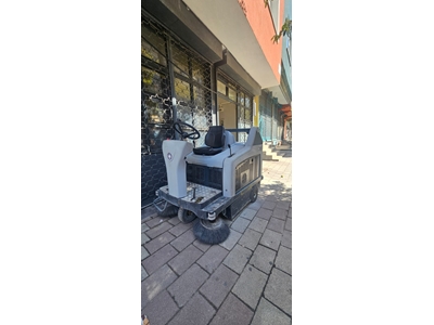 Nilfisk Sr 1300 Binicili Endüstriyel Süpürücü Makinesi - 1