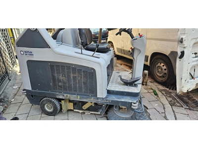 Nilfisk Sr 1300 Binicili Endüstriyel Süpürücü Makinesi - 11