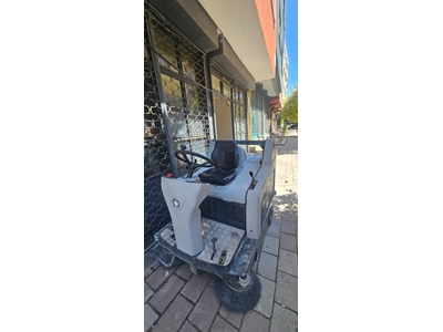 Nilfisk Sr 1300 Binicili Endüstriyel Süpürücü Makinesi - 3