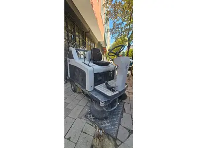 Nilfisk Sr 1300 Binicili Endüstriyel Süpürücü Makinesi