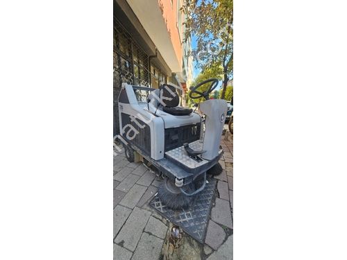 Nilfisk Sr 1300 Binicili Endüstriyel Süpürücü Makinesi