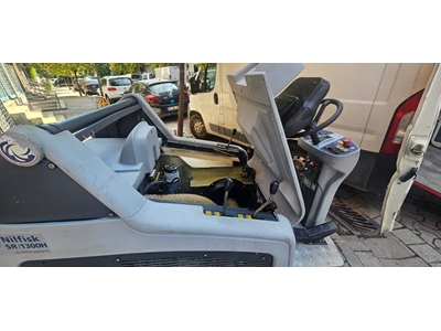 Nilfisk Sr 1300 Binicili Endüstriyel Süpürücü Makinesi - 9
