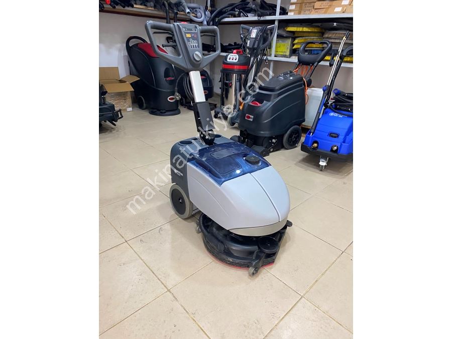 Nilfisk Sc 351 Akülü Zemin Yıkama Ve Kurutma Makinesi