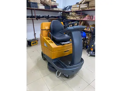 Taski Swıngo 4000 - Zemin Temizleme Otomatı 200 Litre!!