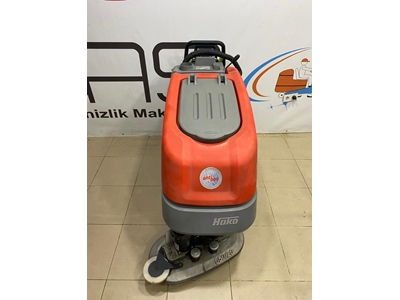 Has Makine'den - Hako B 70 Geniş Hacimli Endüstriyel Zemin Otomatı - 1