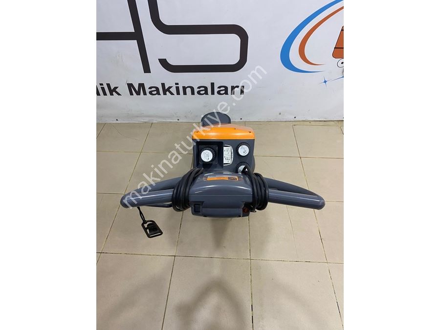 Kuru Köpük Jeneratörlü Taskı Ergodısc 165 Cila Ve Halı Yıkama Makinesi
