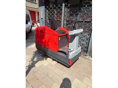 Hako B 910 Binicili Endüstriyel Zemin Otomatı - 1