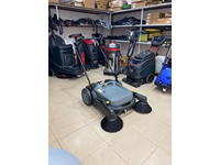 Karcher Km 70/20 Manuel Yer Süpürme Makinesi - 42 Litre