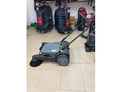 Karcher Km 70/20 Manuel Yer Süpürme Makinesi - 42 Litre - 10