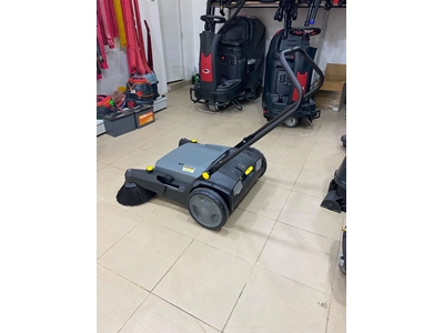 Karcher Km 70/20 Manuel Yer Süpürme Makinesi - 42 Litre - 11
