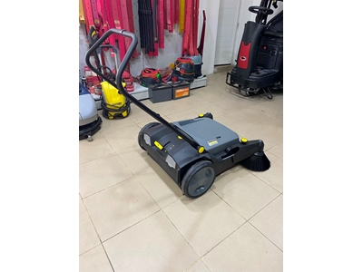 Karcher Km 70/20 Manuel Yer Süpürme Makinesi - 42 Litre - 17