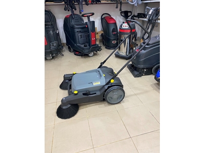 Karcher Km 70/20 Manuel Yer Süpürme Makinesi - 42 Litre - 18