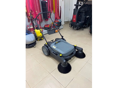 Karcher Km 70/20 Manuel Yer Süpürme Makinesi - 42 Litre - 23