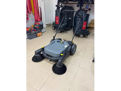 Karcher Km 70/20 Manuel Yer Süpürme Makinesi - 42 Litre - 5