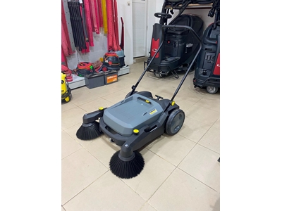 Karcher Km 70/20 Manuel Yer Süpürme Makinesi - 42 Litre - 6