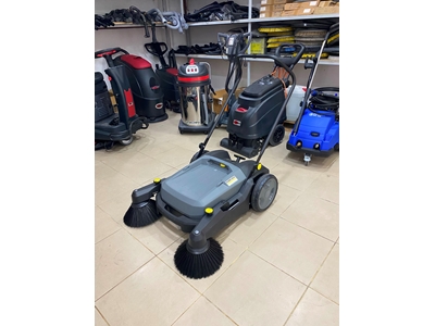 Karcher Km 70/20 Manuel Yer Süpürme Makinesi - 42 Litre - 7