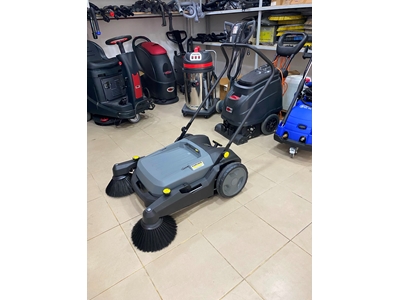 Karcher Km 70/20 Manuel Yer Süpürme Makinesi - 42 Litre - 8