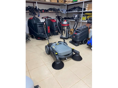 Karcher Km 70/20 Manuel Yer Süpürme Makinesi - 42 Litre - 9