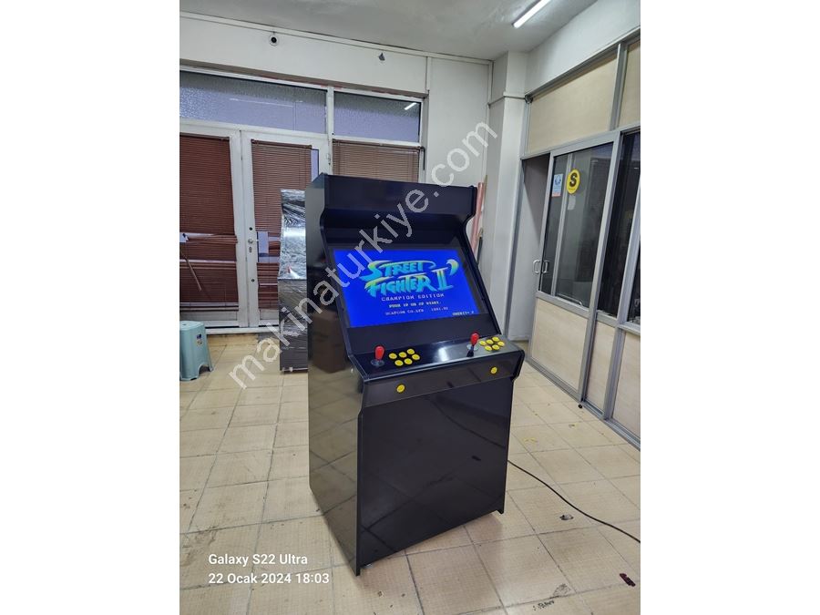 Black Dizayn Game Box - Mehrspielige 82 Zoll Arcade-Maschine