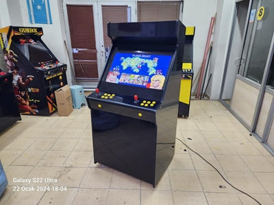 Black Dizayn Game Box - Mehrspielige 82 Zoll Arcade-Maschine - 8