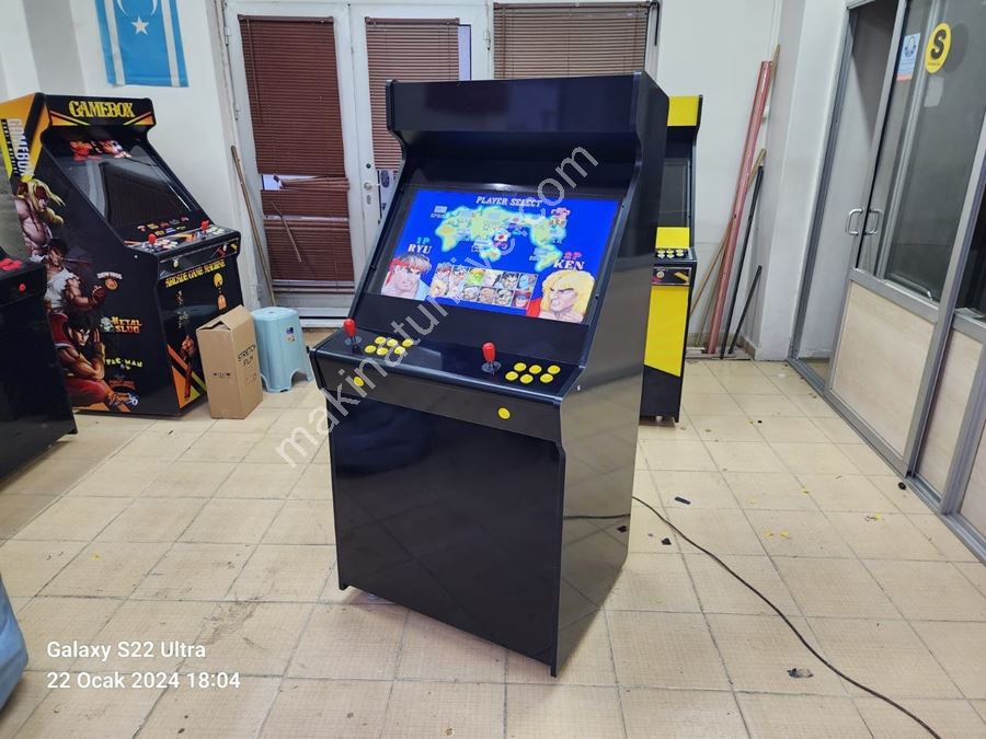 Black Dizayn Game Box - Mehrspielige 82 Zoll Arcade-Maschine