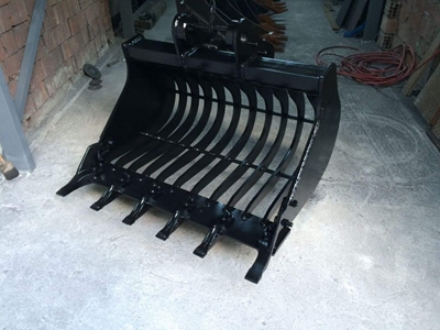 3.5 Ton İskelet Kova Ataşmanı - 1