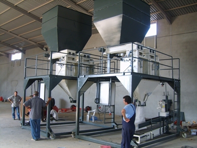 360 Packages Per Hour Double Brush Bag Filling Machine - 2