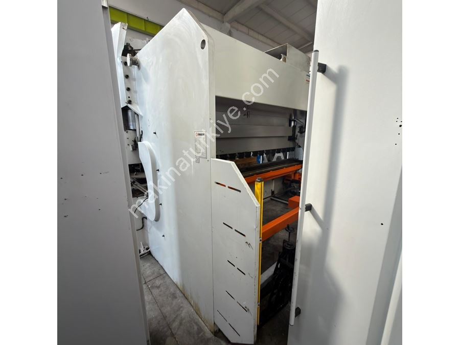 4 Metre 135 Ton 6 Eksen Cnc Hidrolik Abkant Pres