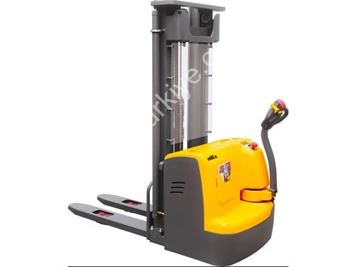 1.5 Ton 4500 Mm Kaldırma Yüksekliği Olan Tripleks Asansörlü Akülü İstif Makinesi