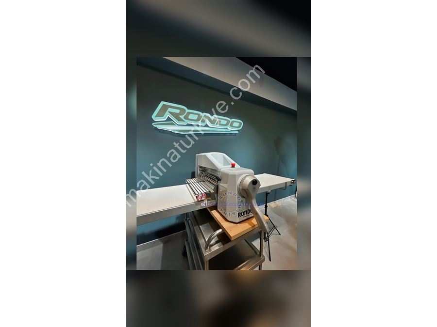 Machine à étaler et à tourner la pâte Rondo pour croissants