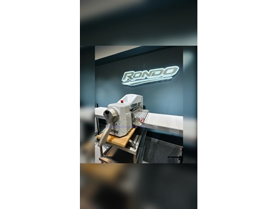 Machine à étaler et à tourner la pâte Rondo pour croissants - 2