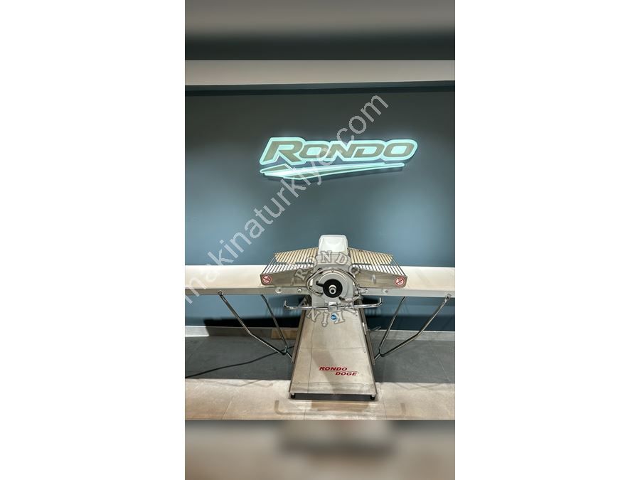 Machine professionnelle de pétrissage et de laminage de pâte Rondo Baklava & Croissant (Dough Sheeter)