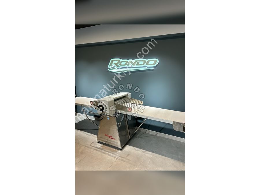 Machine professionnelle de pétrissage et de laminage de pâte Rondo Baklava & Croissant (Dough Sheeter)