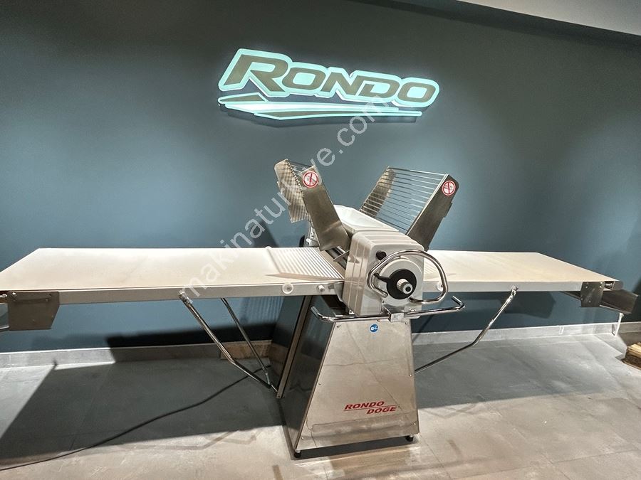 Machine professionnelle de pétrissage et de laminage de pâte Rondo Baklava & Croissant (Dough Sheeter)