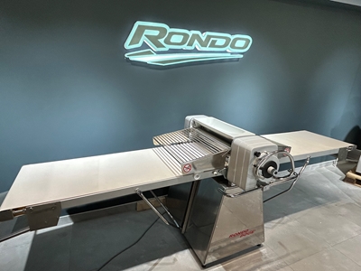 Machine professionnelle de pétrissage et de laminage de pâte Rondo Baklava & Croissant (Dough Sheeter) - 6