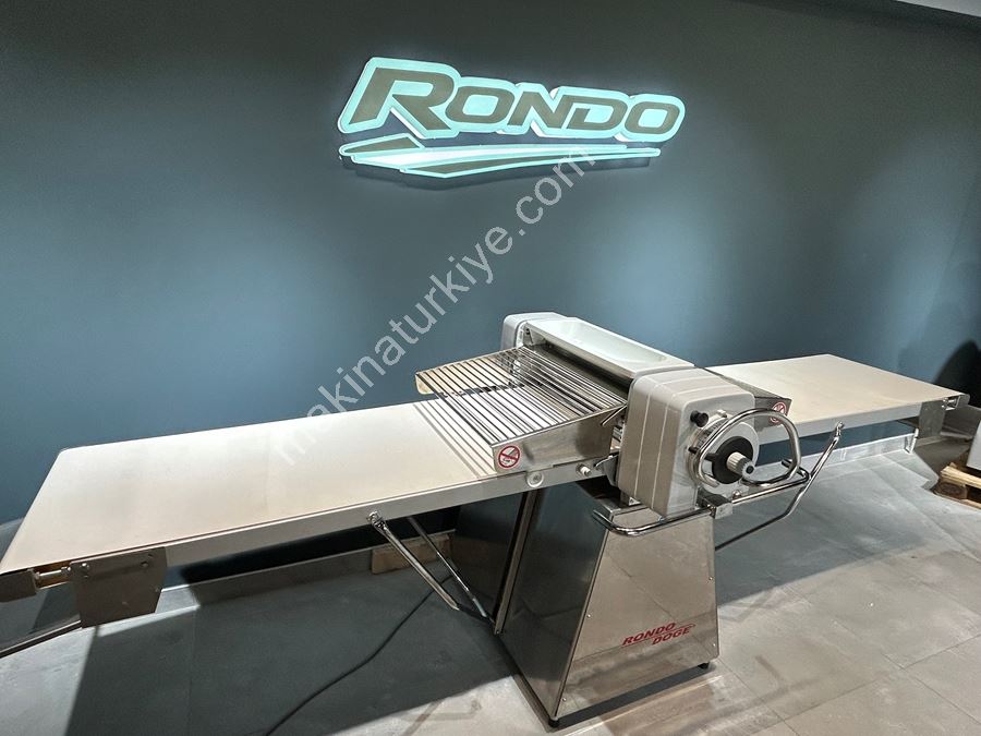 Machine professionnelle de pétrissage et de laminage de pâte Rondo Baklava & Croissant (Dough Sheeter)