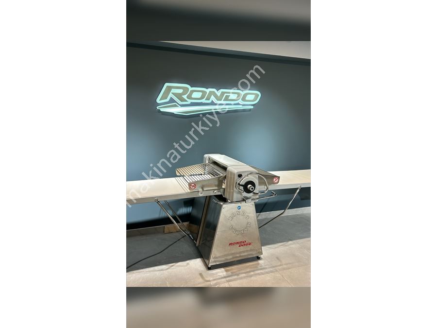 Machine professionnelle de pétrissage et de laminage de pâte Rondo Baklava & Croissant (Dough Sheeter)