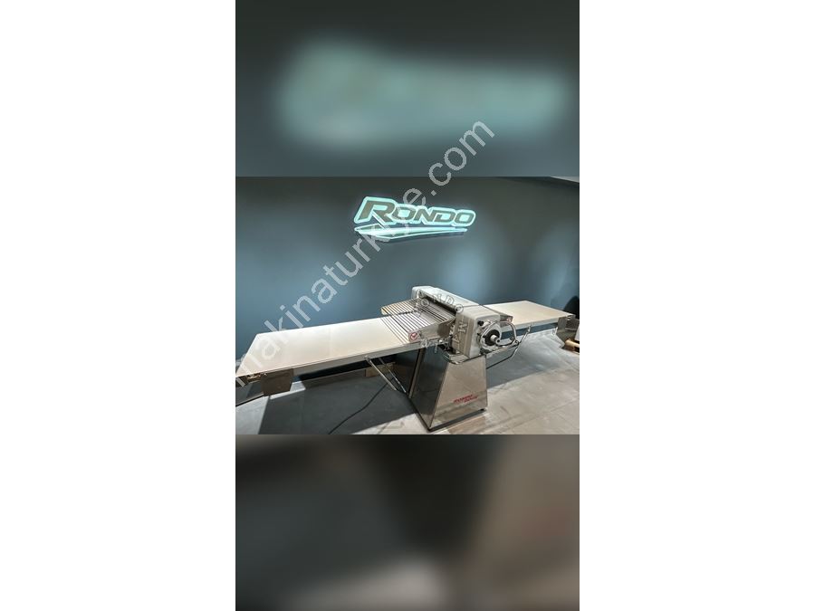 Machine professionnelle de pétrissage et de laminage de pâte Rondo Baklava & Croissant (Dough Sheeter)
